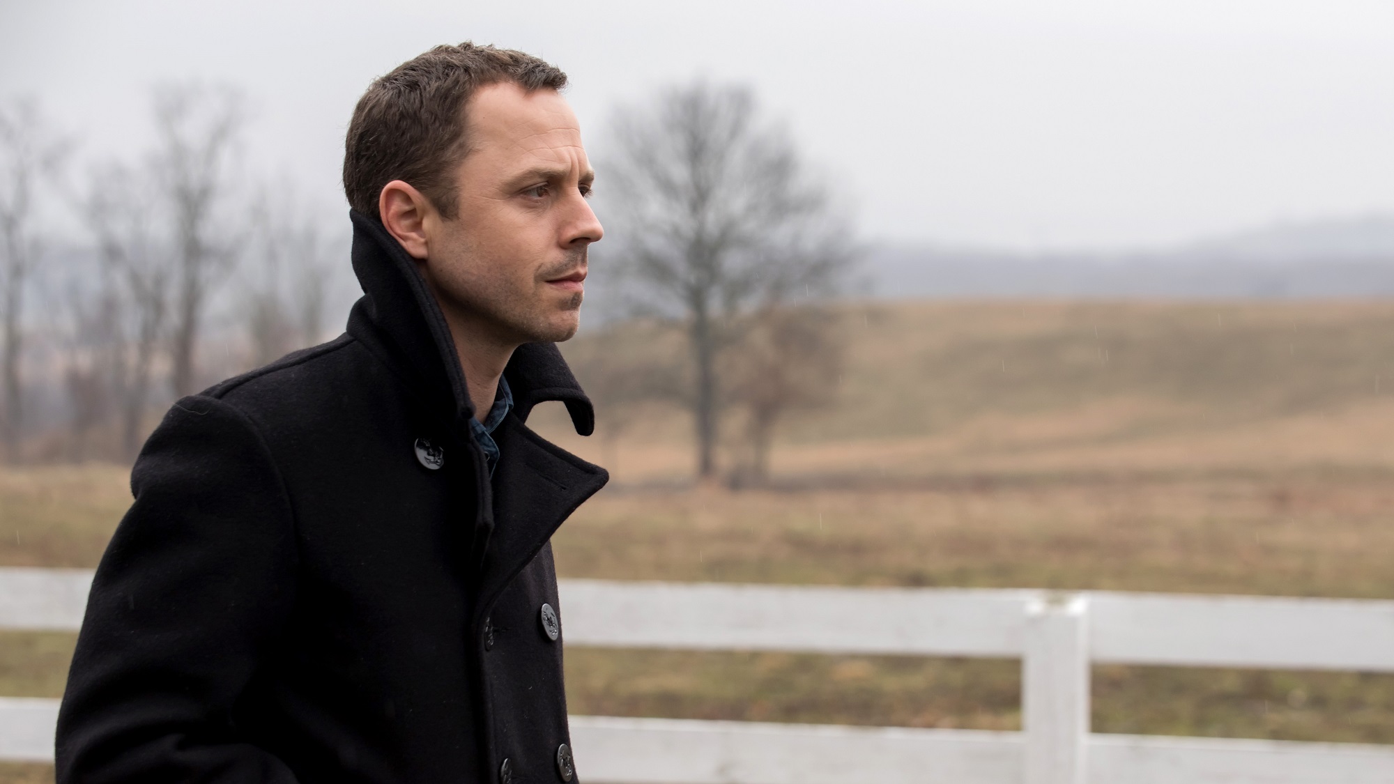 Amazon’s “Sneaky Pete” is a Fun Ride